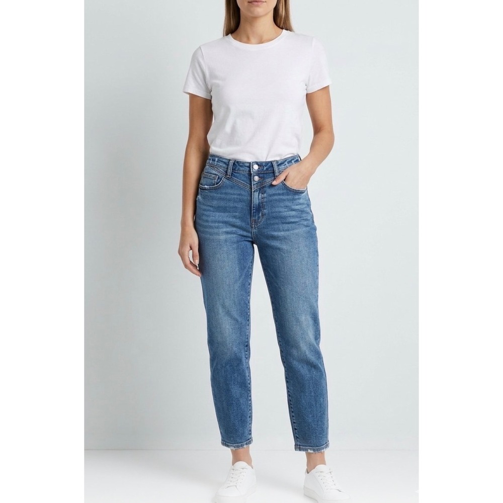 Judy Blue High WaistMom Jeans Medium Wash Double Button Distressed 11/30 JB82329